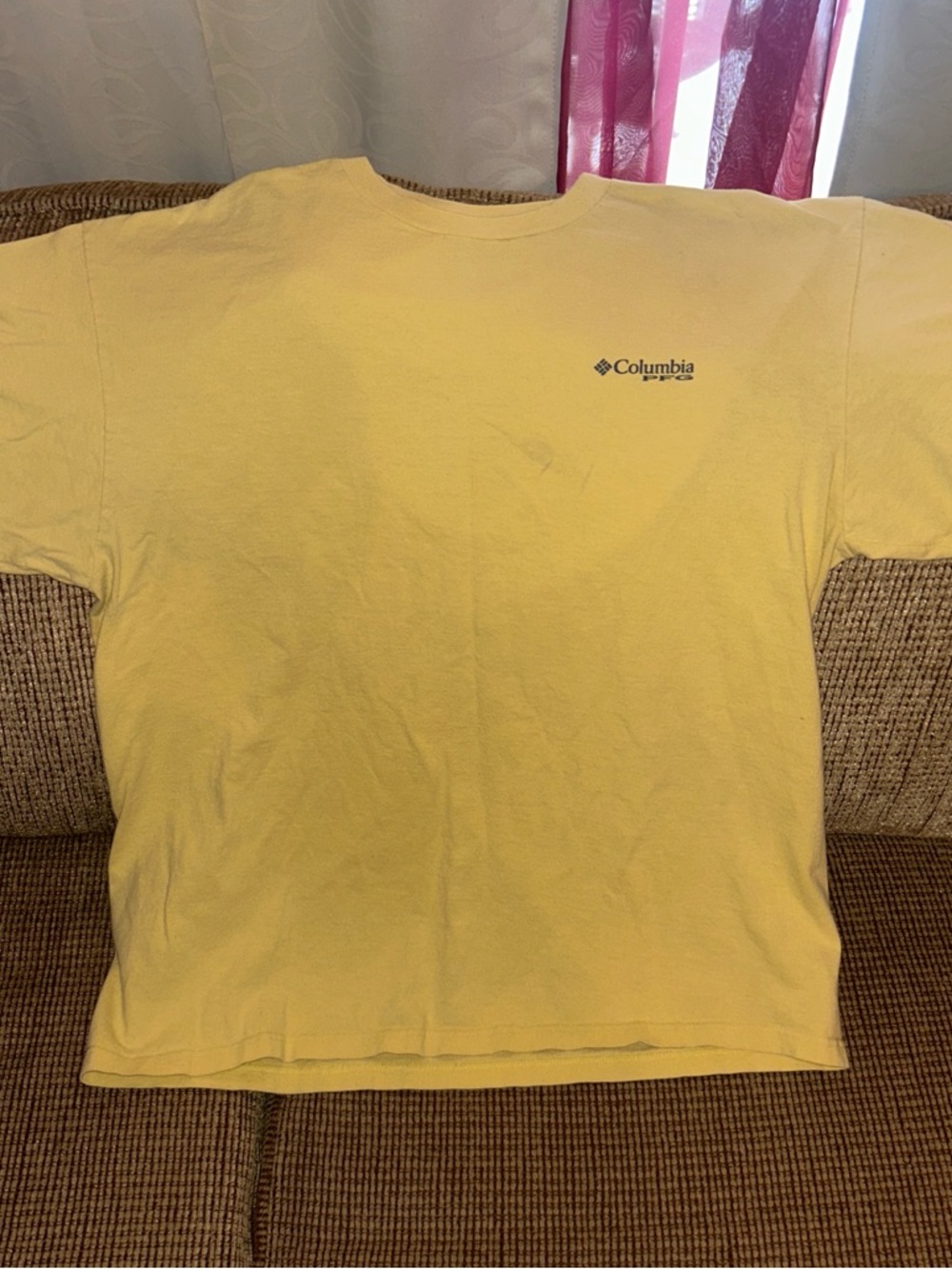 Columbia Men's Short Sleeve Tee in Light Yellow
